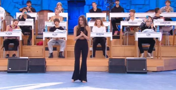 Giulia Stabile ad Amici 23: la dimostrazione della coreografia | Video Witty TV Giulia Stabile balla Amici 22