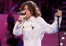 Sangiovanni ad Amici 21 canta Farfalle: l’esibizione dopo Sanremo 2022 | Video Witty Tv Sangiovanni Amici 2021