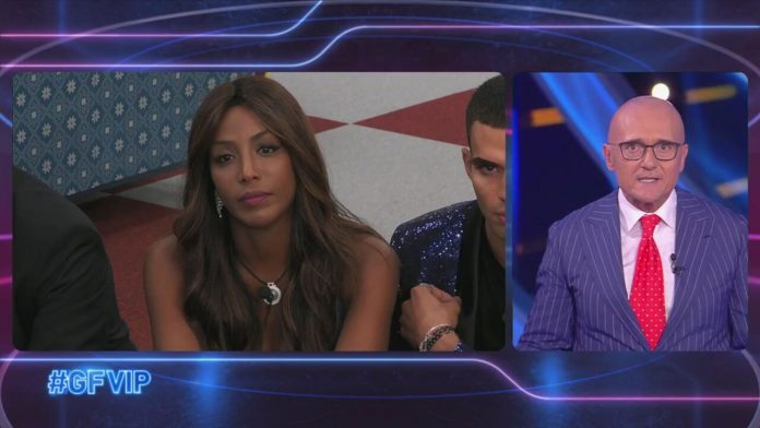 Alfonso Signorini raccomanda i Vip su eventuali “scivoloni”: “Senso di responsabilità ed educazione” | Video Mediaset Signorini GF vip 6