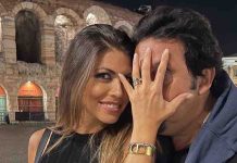 Enrico Brignano a Verona sorprende Flora Canto: “vuoi sposarmi?” e lei risponde “sei matto!” Enrico Brignano e Flora Canto