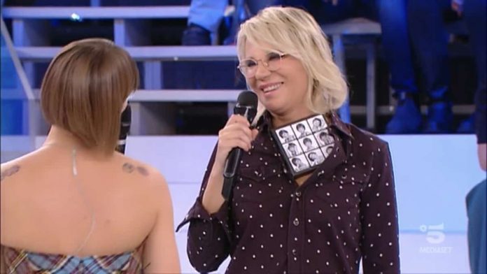 Alessandra Amoroso ad Amici 21 canta Tutte le volte: l’esibizione | Video Witty Tv Alessandra Amoroso ad Amici 21