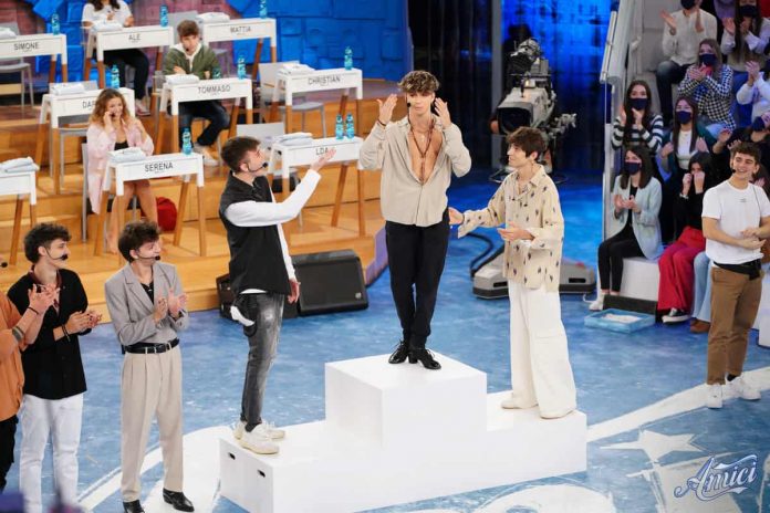 Amici 21, l’elezione del più bello: ecco il vincitore fra ballerini e cantanti | Video Witty Tv Amici 21 il più bello