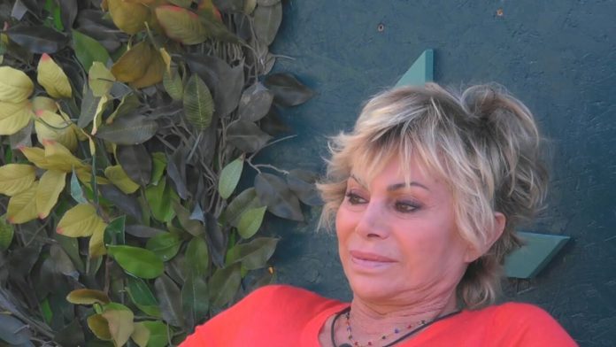 GF Vip, Carmen Russo chiede scusa agli altri concorrenti per la lite con Katia | Video Mediaset Carmen chiede scusa