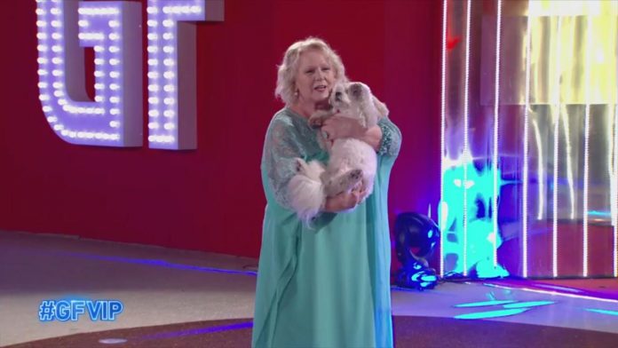 Una sorpresa per Katia Ricciarelli al GF Vip: l’amatissimo cagnolino Ciuffy | Video Mediaset Katia e Ciuffy