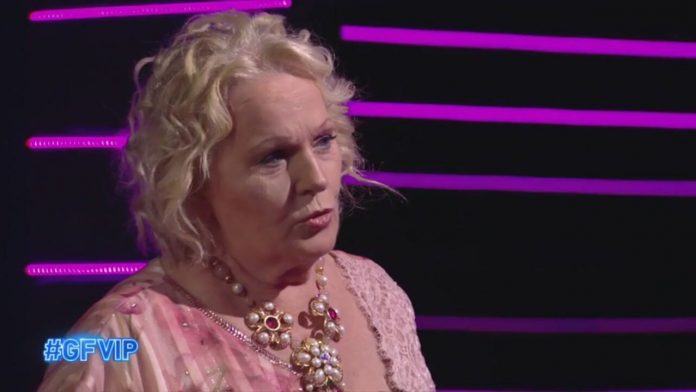 Grande Fratello Vip: la lite tra Jo Squillo e Katia Ricciarelli senza esclusione di colpi! | Video Mediaset Lite Jo - Katia