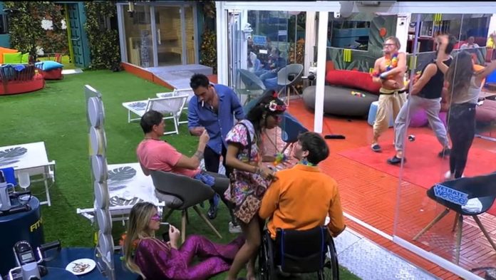 GF Vip, Lulù gelosa di Manuel Bortuzzo e dice a Sophie: “Stai lontana da lui” | Video Mediaset Lulù gelosa