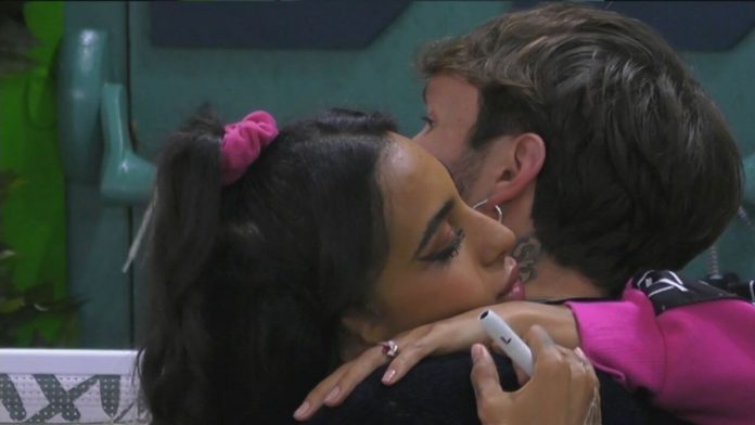 GF Vip, Manuel gela Lulù: “Tra noi è difficile che funzioni fuori” | Video Mediaset Manuel Lulù