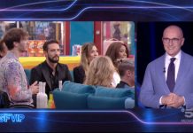 GF Vip: Manuel al piano canta “Sogni appesi” di Ultimo. Commozione per i concorrenti | Video Mediaset Manuel al pianoforte