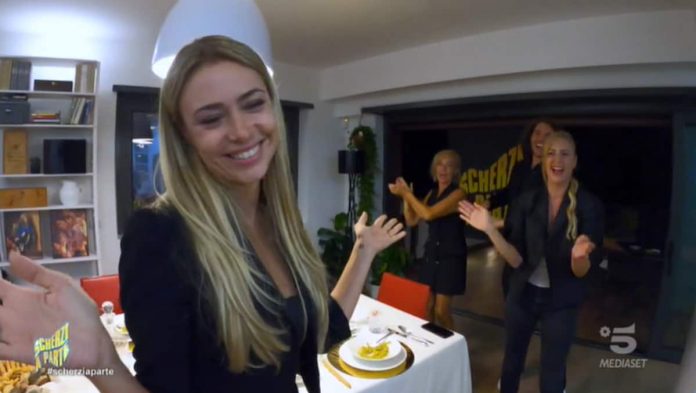 Lo Scherzo a Martina Stella a Scherzi a Parte 2021. La mamma “innamorata” | Video Mediaset Martina Stella scherzo