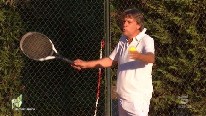 Scherzo a Nicola Porro a Scherzi a Parte 2021 | Video Mediaset Nicola Porro Scherzo