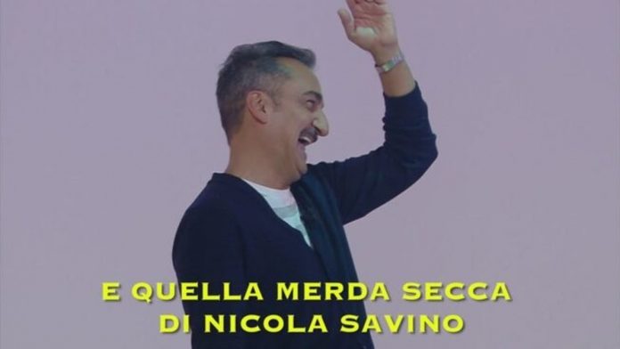 Lo scherzo di Fiorello a Nicola Savino durante le prove de’ Le Iene | Video Mediaset Scherzo Fiorello a Nicola Savino