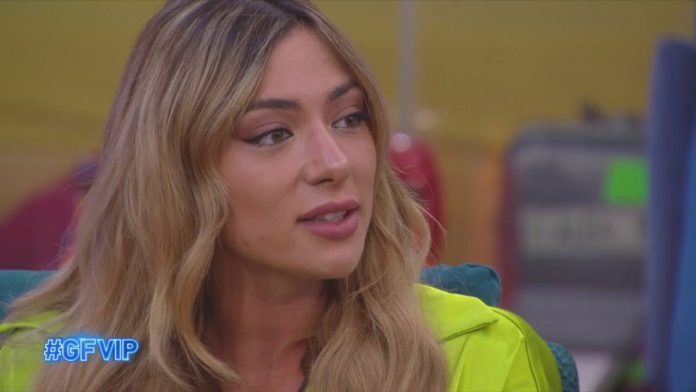 GF Vip, tutti contro Soleil: si isola dal gruppo o la isolano? | Video Mediaset Soleil