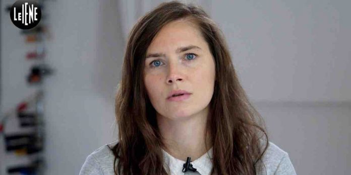 Amanda Knox a Le Iene: “i media italiani mi hanno descritto come cattiva e brutale” | Video Mediaset Amanda Knox, intervista a Le Iene