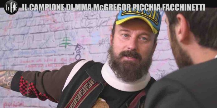 Le Iene, Francesco Facchinetti picchiato da Conor McGregor: cosa è successo? | Video Mediaset Facchinetti McGregor a Le Iene