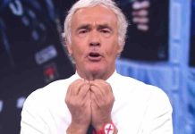 Non è l’Arena, Massimo Giletti e lo scontro un manifestante anti Green pass: “Siete da Tso, tornate con i piedi per terra” Non è l'Arena quando in tv