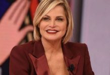 Intervista a Simona Ventura: “L’abbraccio con Mara Venier? Voglio pace con tutti. La favorita a Ballando non sono io ma Wanda Nara” Simona Ventura