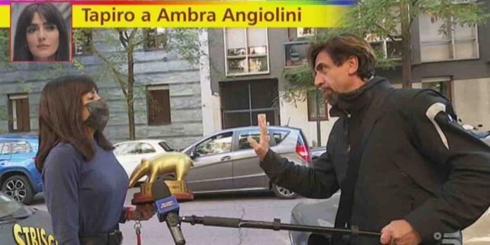 Tutta la verità sul Tapiro ad Ambra Angiolini: Striscia La Notizia smonta le fake news | Video Mediaset Tapiro ad Ambra Angiolini a Striscia La Notizia