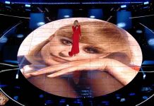 All Together Now: Michelle Hunziker e i 4 giurati omaggiano Raffaella Carrà All Together Now