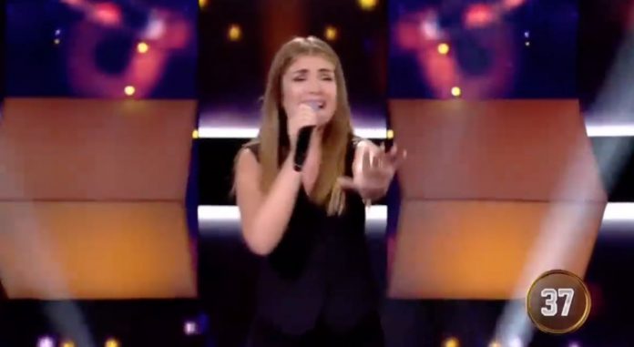 Gloria Tumbarello, concorrente di All Together Now: chi è, presentazione e esibizione di “Amare” | Video Mediaset All Together Now Gloria Tumbarello