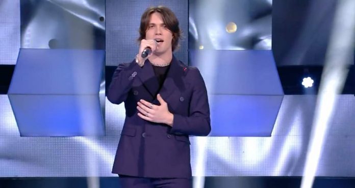 Michelangelo Falcone ottiene 100 intoccabile a All Together Now con “In mezzo a questo inverno” | Video Mediaset All Together Now Michelangelo Falcone