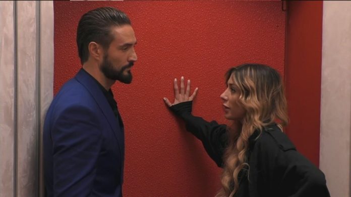 GF Vip, Alex Belli nel dopo puntata deciso ad abbandonare la Casa, Soleil Sorge lo ferma | Video Mediaset Belli sul punto di uscire dal GF Vip