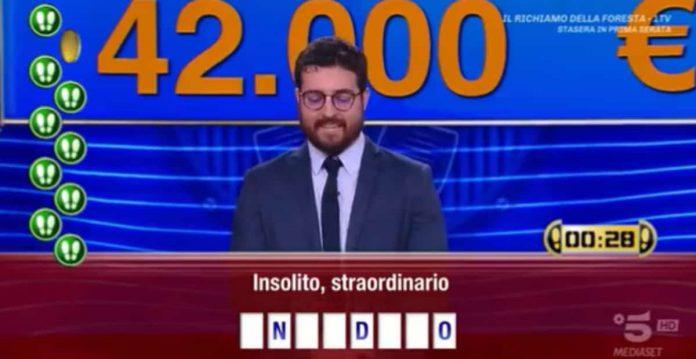 Caduta Libera vinti oggi 42 mila euro: il campione sale a quota 144 mila euro | Video Mediaset Caduta Libera vinti oggi