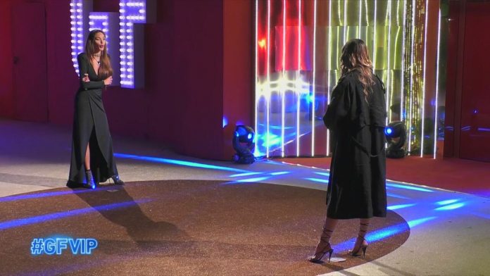 Delia Duran nella Casa del GF Vip per un faccia a faccia con Soleil Sorge: “Sei una gatta morta, vergognati” | Video Mediaset Delia Soleil confronto