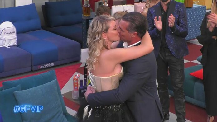 Lorenzo Amoruso al Grande Fratello Vip per una sorpresa a Manila Nazzaro, sua fidanzata | Video Mediaset Manila e Lorenzo