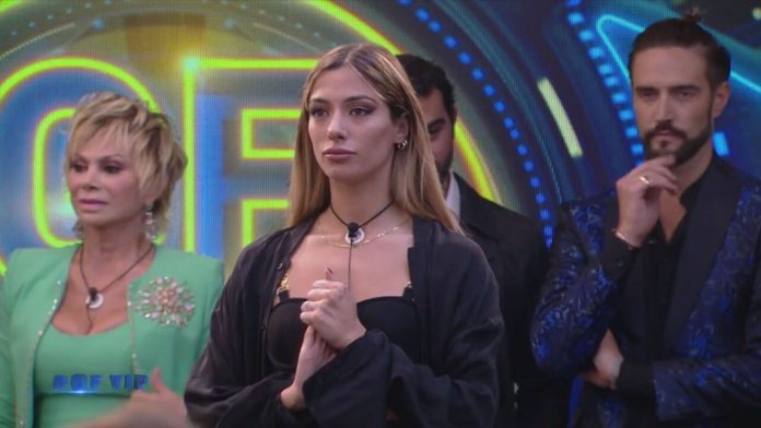 Grande Fratello Vip, chi è uscito ieri sera lunedì 8 novembre? Nessun Eliminato, Soleil è la preferita dal pubblico | Video Mediaset Soleil è la preferita