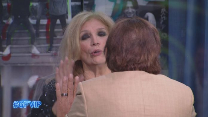 Iva Zanicchi al Grande Fratello Vip per una sorpresa a Giucas Casella | Video Mediaset Zanicchi al GF Vip