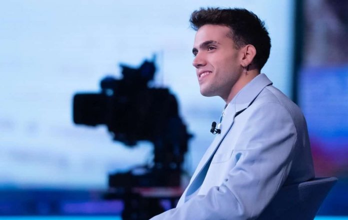 Aka7even a Verissimo: il coma e il bullismo prima del successo di Amici 20 | Video Mediaset Aka7even a Verissimo