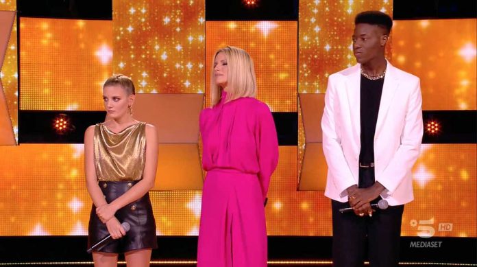 All Together Now: la sfida tra Samir Abass e Carola Campagna | Video Mediaset All Together Now