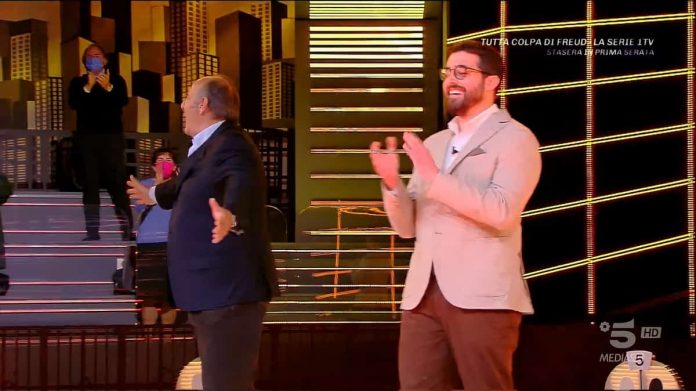 Caduta Libera, vinti oggi 61 mila euro: Michele Marchesi è inarrestabile | Video Mediaset Caduta Libera vinti oggi