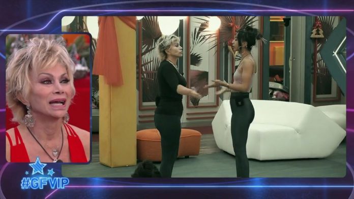 GF Vip, Carmen Russo “disperata” per il balletto di Natale: “Se almeno fossero ballerine, e stessero zitte” | Video Mediaset Carmen Russo