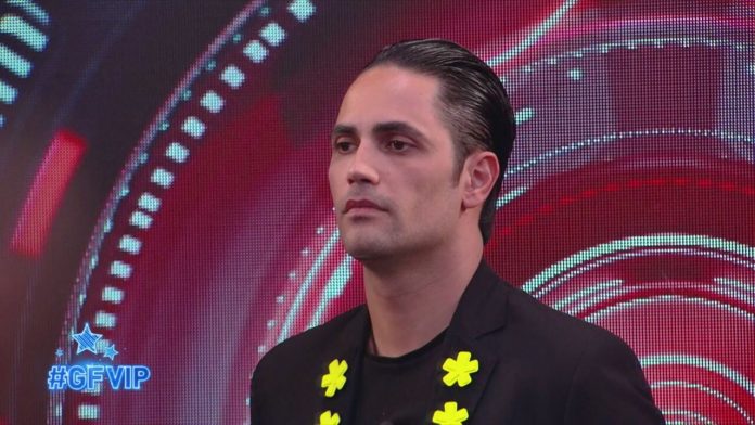 Grande Fratello Vip, chi è uscito ieri sera lunedì 27 dicembre? Eliminato Biagio D’Anelli | Video Mediaset Eliminato