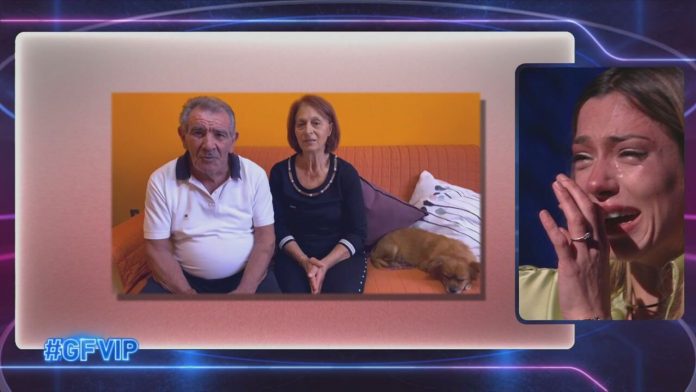 GF Vip, una sorpresa per Soleil che scoppia in lacrime: un videomessaggio dei nonni | Video Mediaset Nonni Soleil