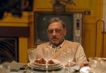 Ascolti tv di martedì 14 dicembre 2021: Sabato, domenica e lunedì (15.4%), 10 giorni con Babbo Natale (14.32%) | Dati Auditel Sabato domenica e lunedì - Sergio Castellitto