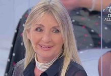 Uomini e Donne, Gemma tra Nadia e Massimiliano: Tina è una furia “sei qui da 10 anni, mummia nessuno ti vuole” | Video Witty Tv Nadia a Uomini e Donne