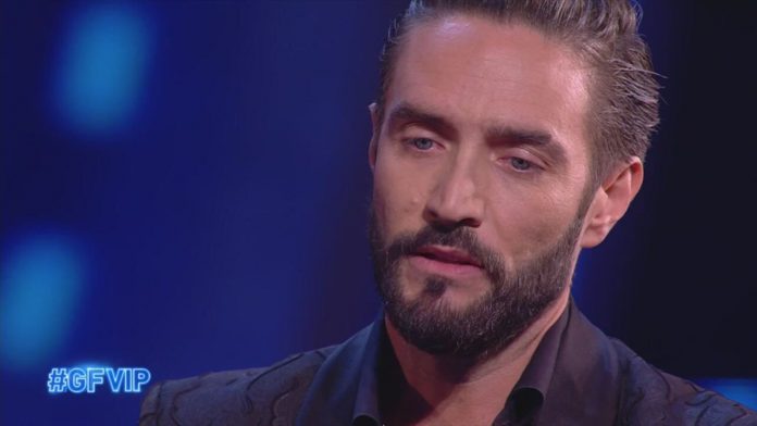 GF Vip, Alex Belli e il faccia a faccia con Alfonso Signorini in studio | Video Mediaset Alex Belli in studio