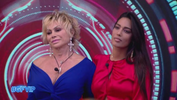 Grande Fratello Vip, chi è uscito ieri sera venerdì 14 Gennaio 2022? Eliminata Carmen Russo | Video Mediaset Eliminata Carmen Russo
