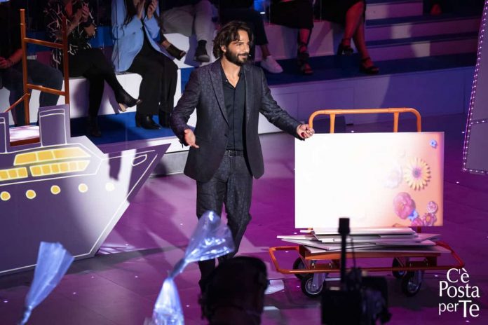 Marco Bocci a C’è Posta per te 2022: l’attore si commuove durante la sorpresa | Video Witty Tv Marco Bocci a C'è Posta per te