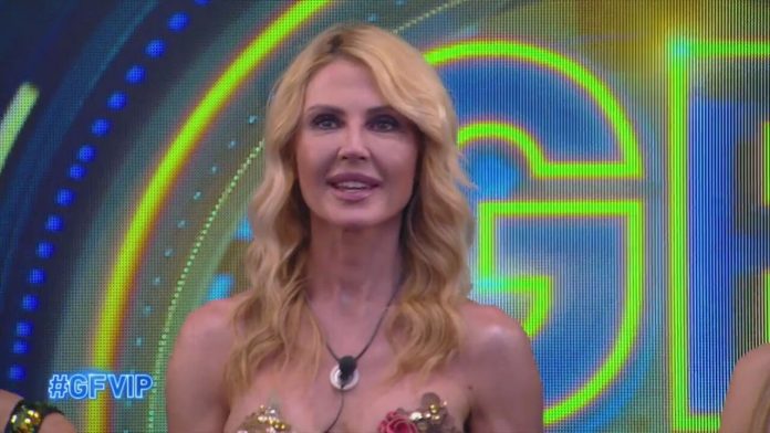 Grande Fratello Vip, chi è uscito ieri sera lunedì 10 gennaio 2022? Nessun Eliminato, la preferita è Nathaly Caldonazzo | Video Mediaset Preferito