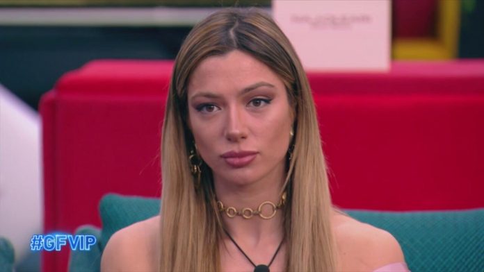 GF Vip, la lettera “segreta” di Soleil Sorge ad Alex Belli data a Giacomo Urtis | Video Mediaset Soleil e la lettera segreta