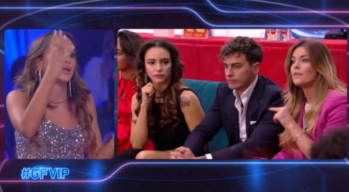 GF Vip, Alessandro, Sophie e Jessica il triangolo amoroso del reality | Video Mediaset Triangolo amoroso Sophie, Alessandro e Jessica