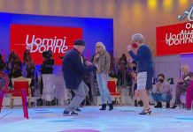 Uomini e Donne, Luciano torna in studio dopo l’intervento | Video Witty Tv Luciano a Uomini e Donne