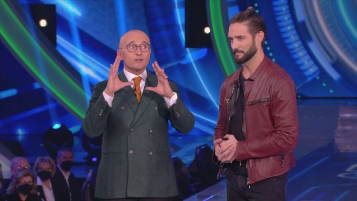 La proposta del GF Vip per Alex Belli: rientrare in Casa per un paio di settimane | Video Mediaset Alex Belli rientra in Casa