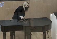 Amici 21: la caduta di Anna Pettinelli dalla sedia, tutti ridono | Video Witty Tv Amici 21 la caduta di Anna Pettinelli