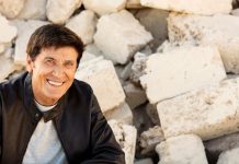 Gianni Morandi, il “grande saggio” di Sanremo 2023: “Non dò lezioni a nessuno, non sto mai su un piedistallo” Gianni Morandi