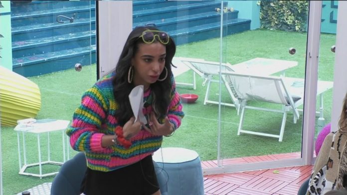 GF Vip, lite furiosa tra Lulù Selassiè e Sophie Codegoni: “Non usare il vittimismo per arrivare in Finale” | Video Mediaset Lulù