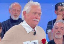 Uomini e Donne, Salvatore show: la presentazione del cavaliere diverte tutti | Video Witty Tv Salvatore a Uomini E donne